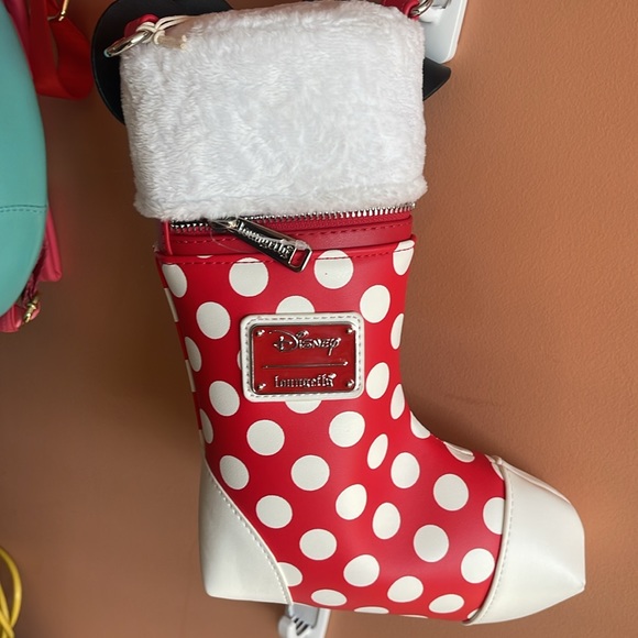 Loungefly, Minnie mouse, Christmas stocking crossbody - Picture 2 of 2